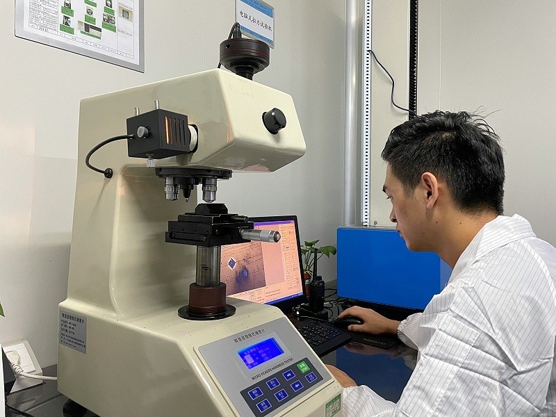 真空硬汉视频黄色版