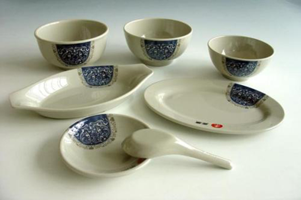 济南硬汉视频黄色版餐具