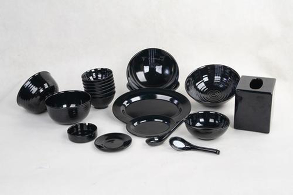 硬汉视频黄色版餐具