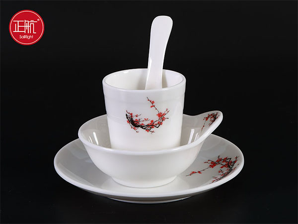 硬汉视频黄色版餐具